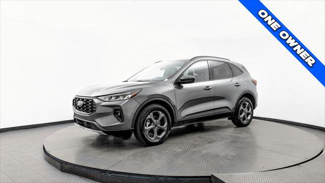 Used 2025 Ford Escape ST-Line Select AWD/4WD image 2