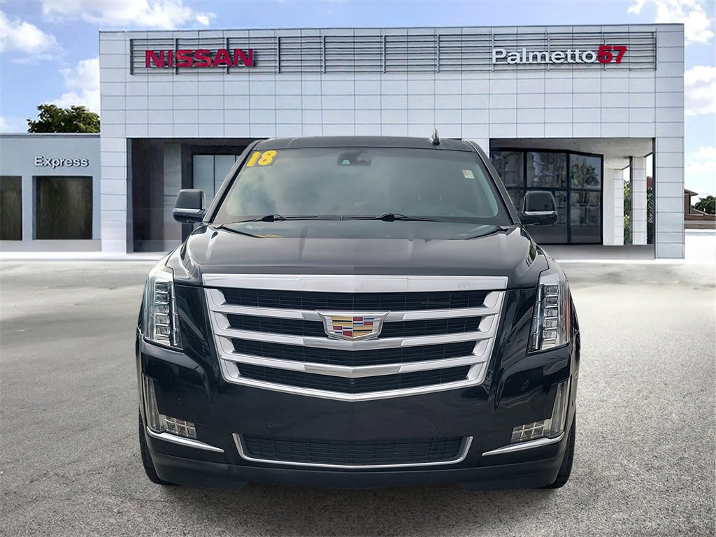 Used 2018 Cadillac Escalade Luxury image 2