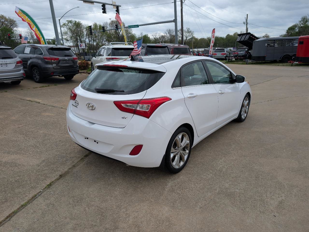 Used 2014 Hyundai Elantra GT w/ Option Group 03 image 5