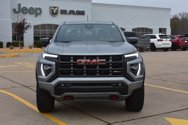 Used 2025 GMC Canyon AT4 image 2