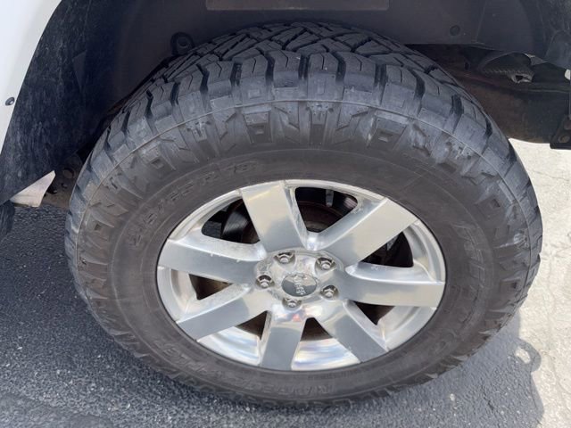 Used 2017 Jeep Wrangler Unlimited Sahara w/ Connectivity Group AWD/4WD image 26
