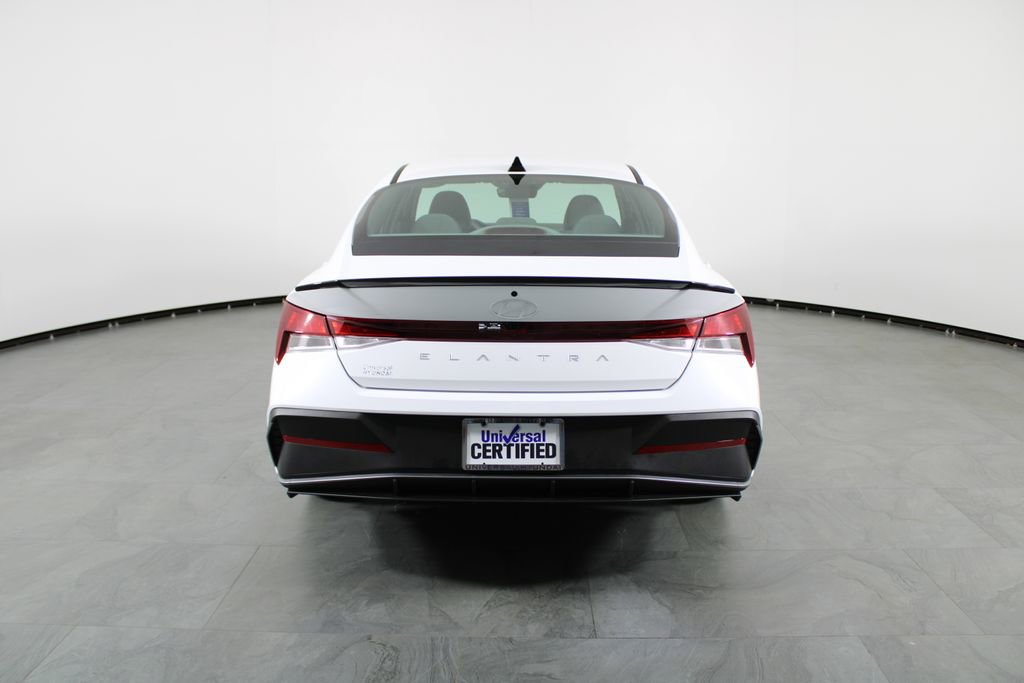 Used 2026 Hyundai Elantra Sport image 11
