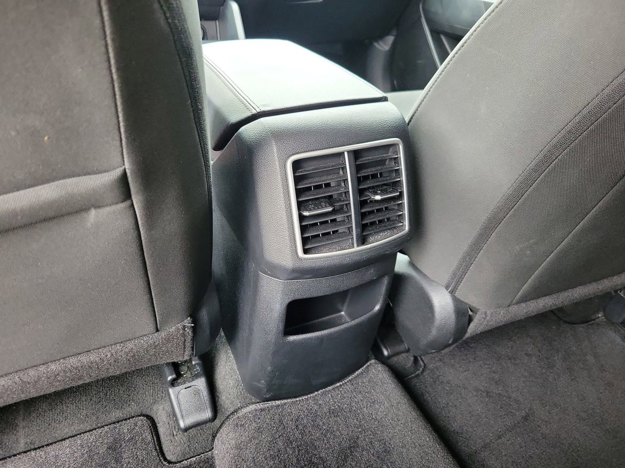 Used 2025 Kia Sportage LX image 10