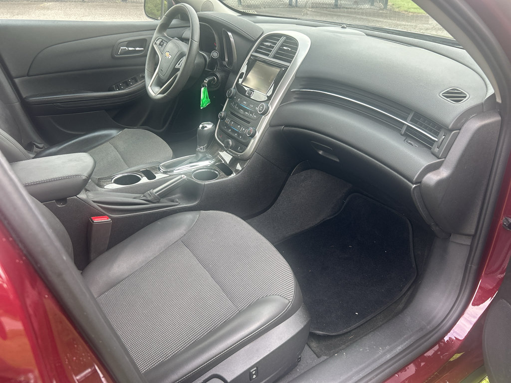 Used 2016 Chevrolet Malibu LT FWD image 13