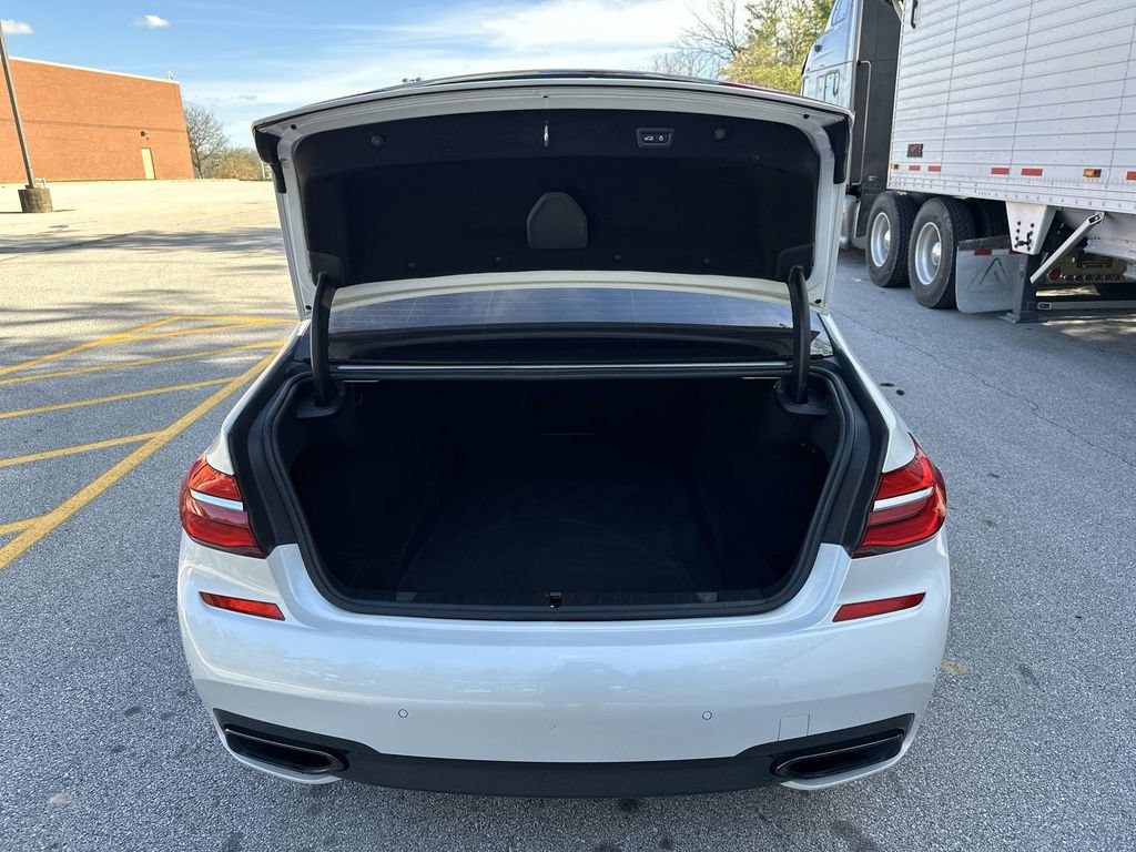 Used 2016 BMW 750i xDrive AWD/4WD image 46