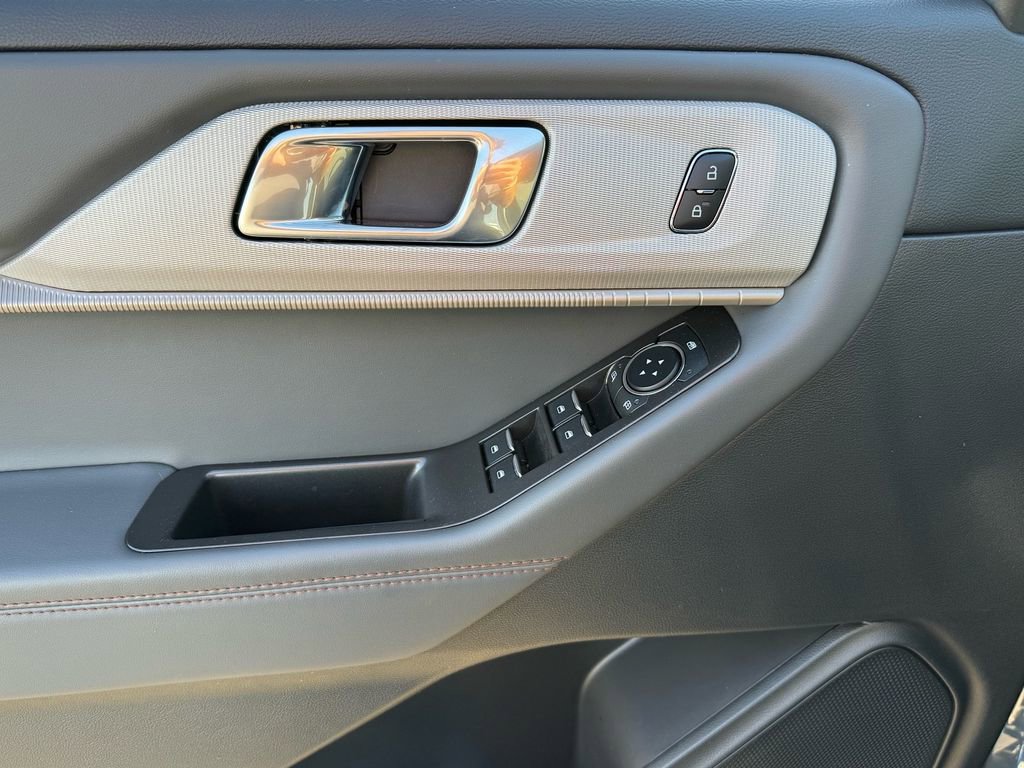 New 2026 Ford Explorer Active image 9