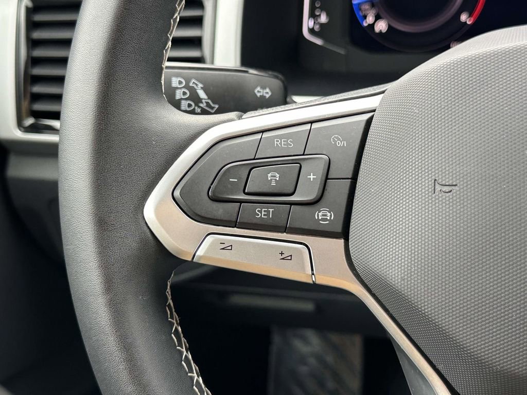 Used 2023 Volkswagen Atlas Cross Sport SE w/ Panoramic Sunroof Package image 26