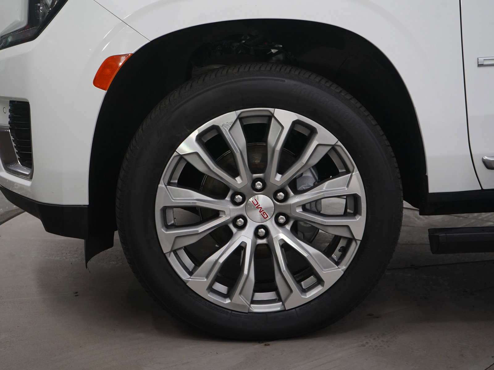 Used 2021 GMC Yukon Denali w/ Denali Premium Package image 35