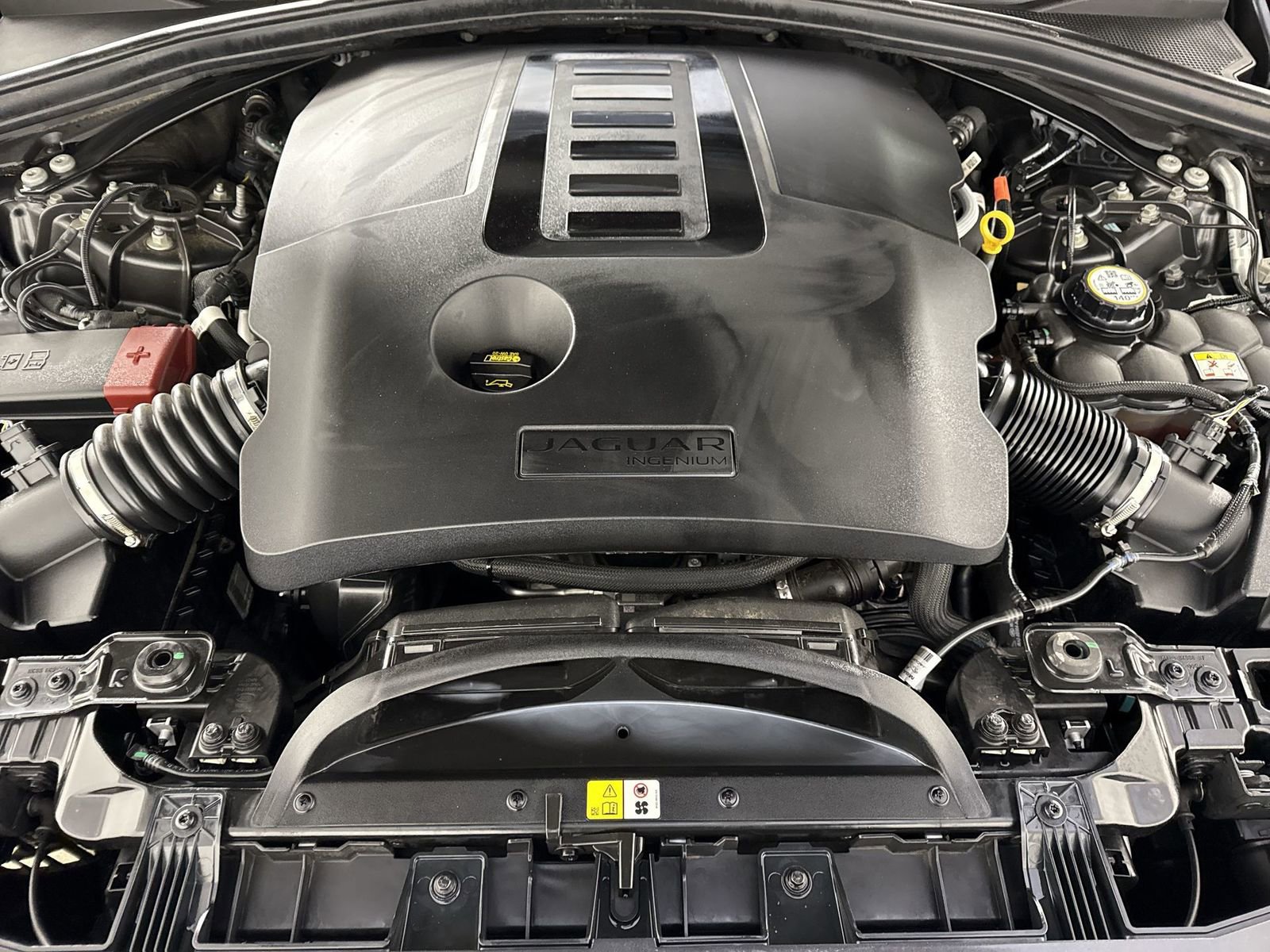 Used 2024 Jaguar F-PACE R-Dynamic S image 26