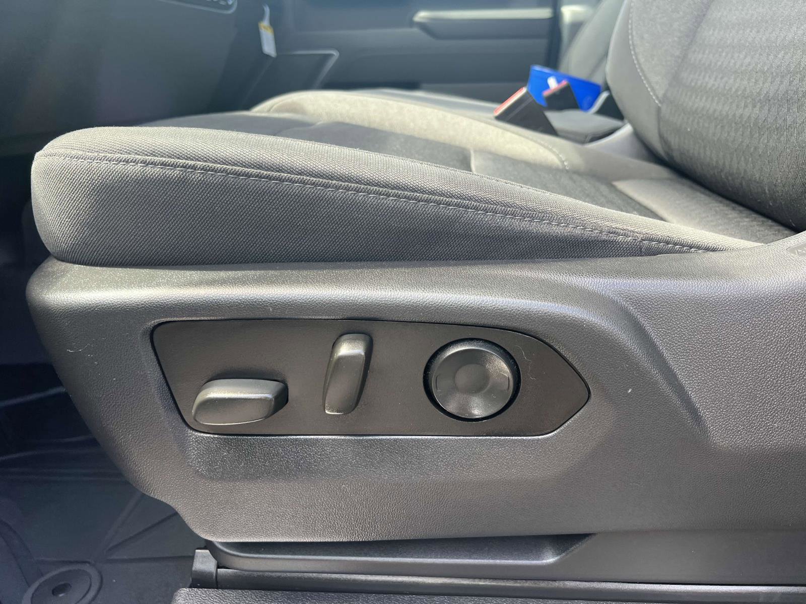 Used 2022 Chevrolet Silverado 1500 LT image 19