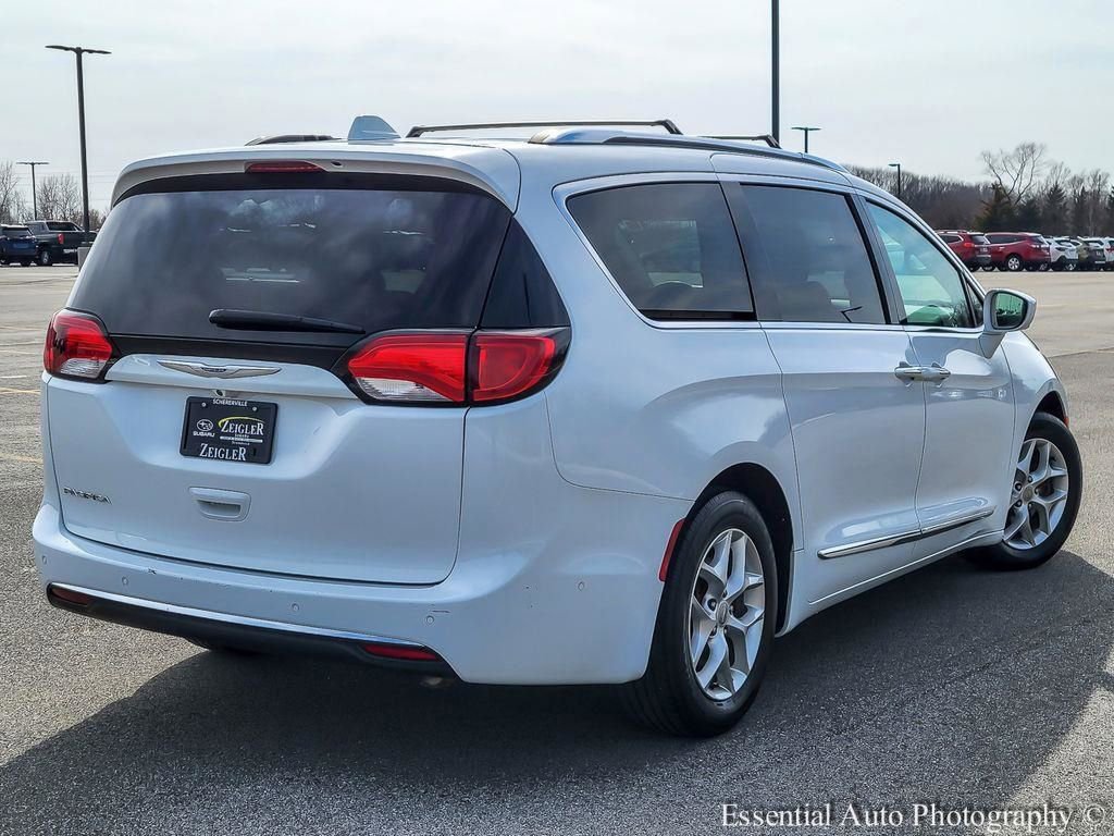 Used 2019 Chrysler Pacifica Touring-L w/ Advanced Safetytec Group image 7