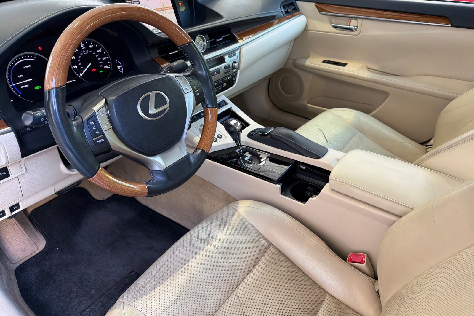 Used 2015 Lexus ES 300h w/ Navigation System Package FWD image 11