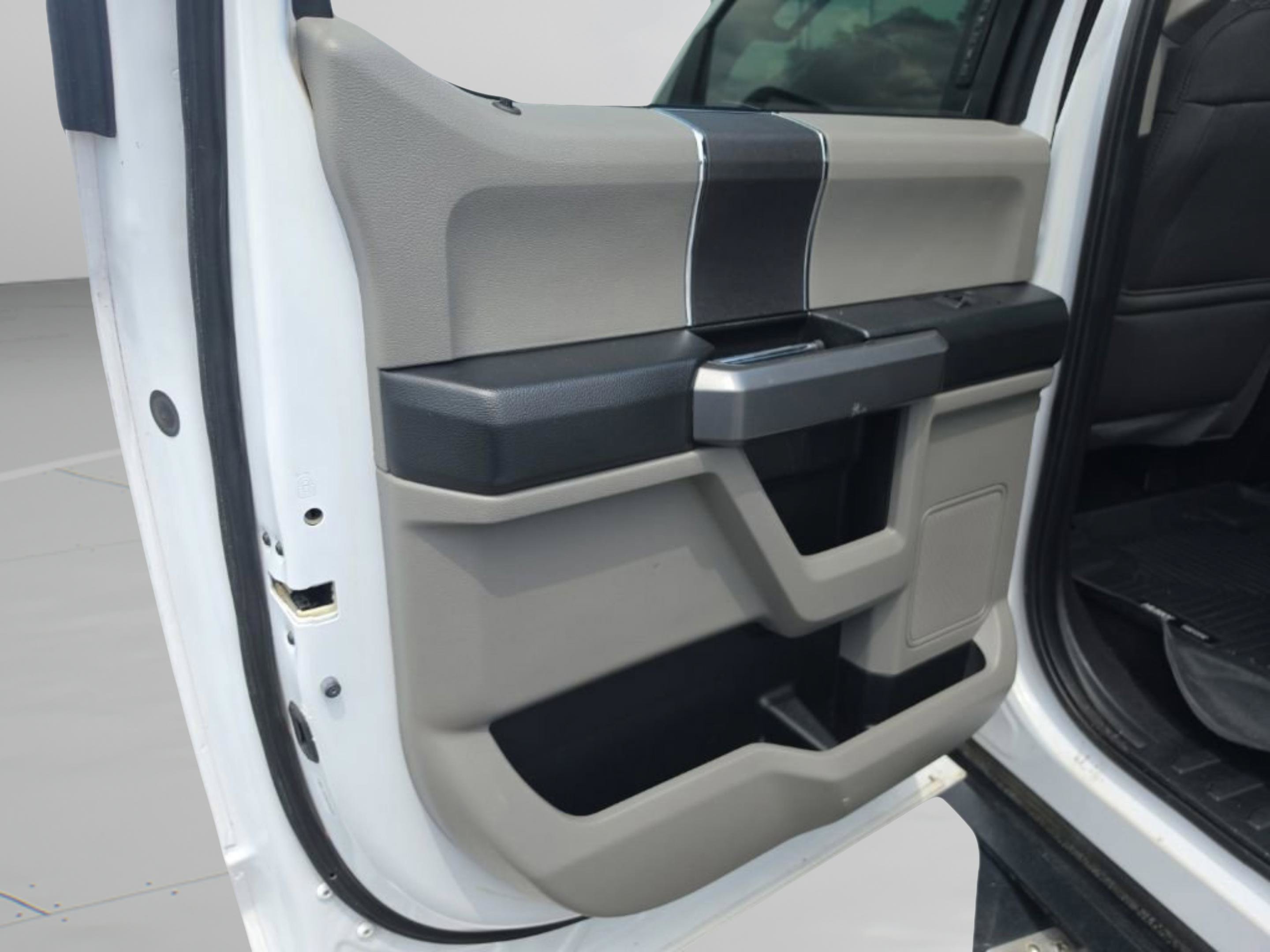 Used 2018 Ford F150 XLT AWD/4WD image 22