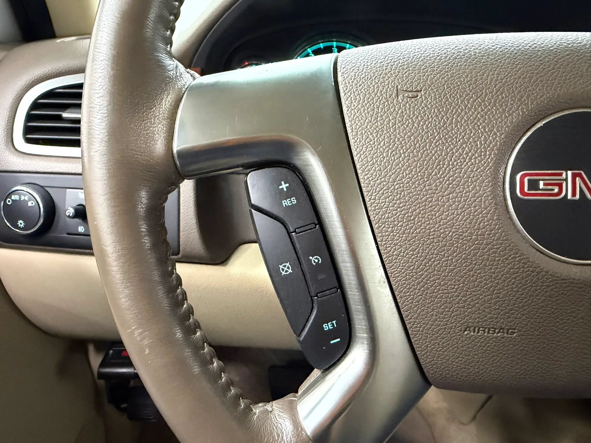 Used 2007 GMC Yukon XL 2500 SLE RWD image 28