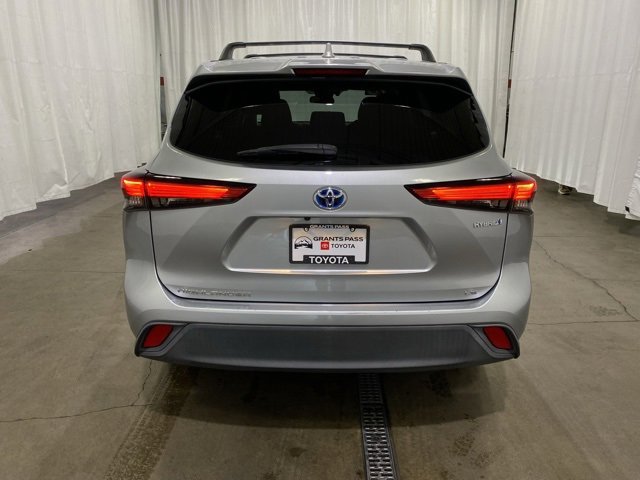 Certified 2020 Toyota Highlander LE image 4
