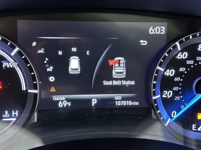 Used 2023 Toyota Highlander XLE AWD/4WD image 12