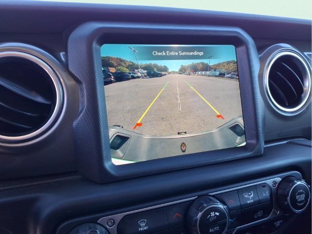 Used 2023 Jeep Gladiator Overland AWD/4WD image 29