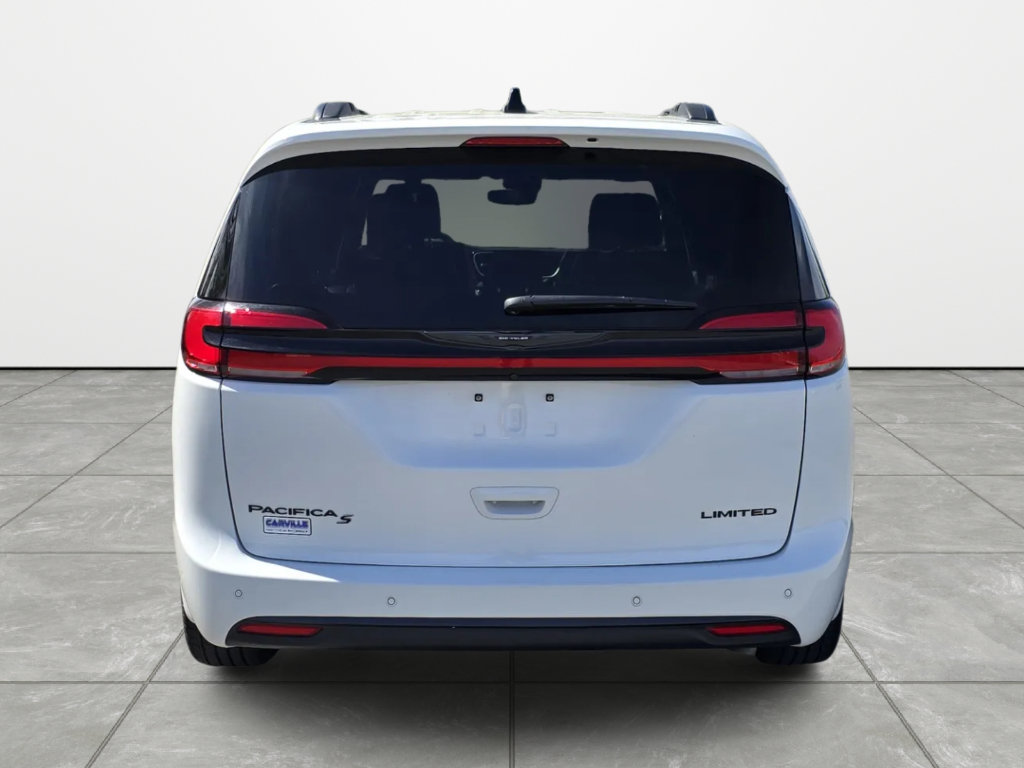 Used 2025 Chrysler Pacifica Limited FWD image 5