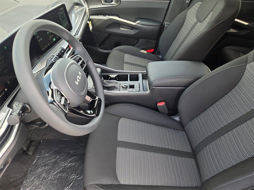 New 2025 Kia Sorento LX image 9