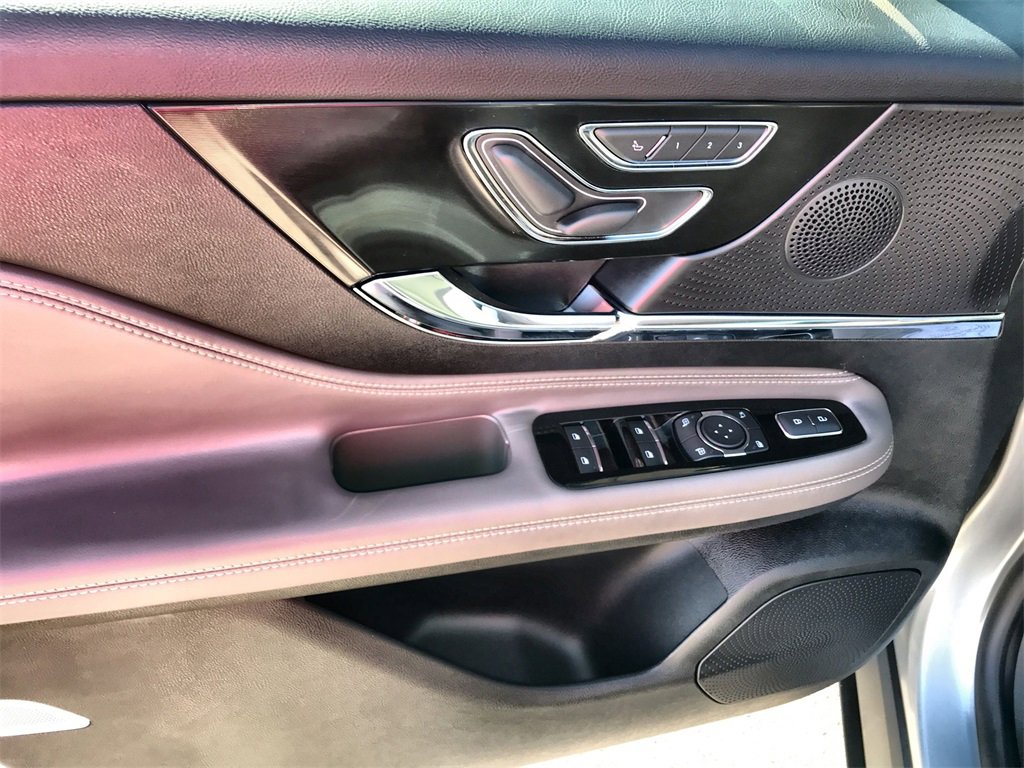 Used 2024 Lincoln Corsair AWD image 13