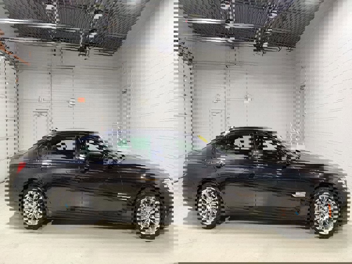 Used 2013 BMW 750Li xDrive image 5