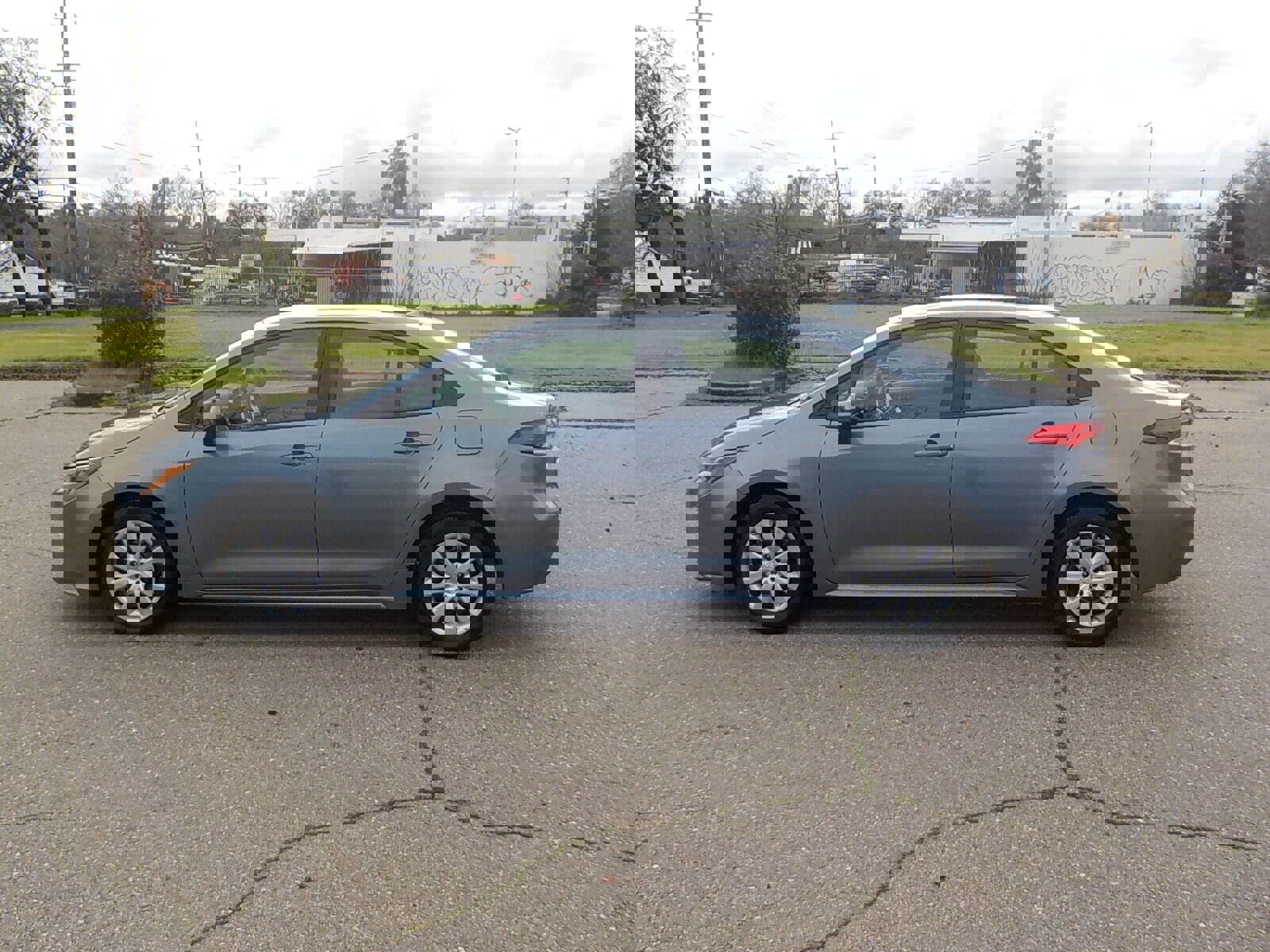 Used 2025 Toyota Corolla LE FWD image 8