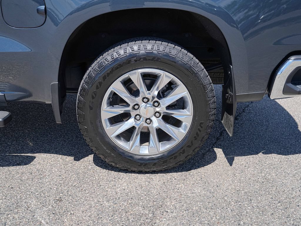 Used 2020 Chevrolet Silverado 1500 LTZ w/ LTZ Plus Package AWD/4WD image 13