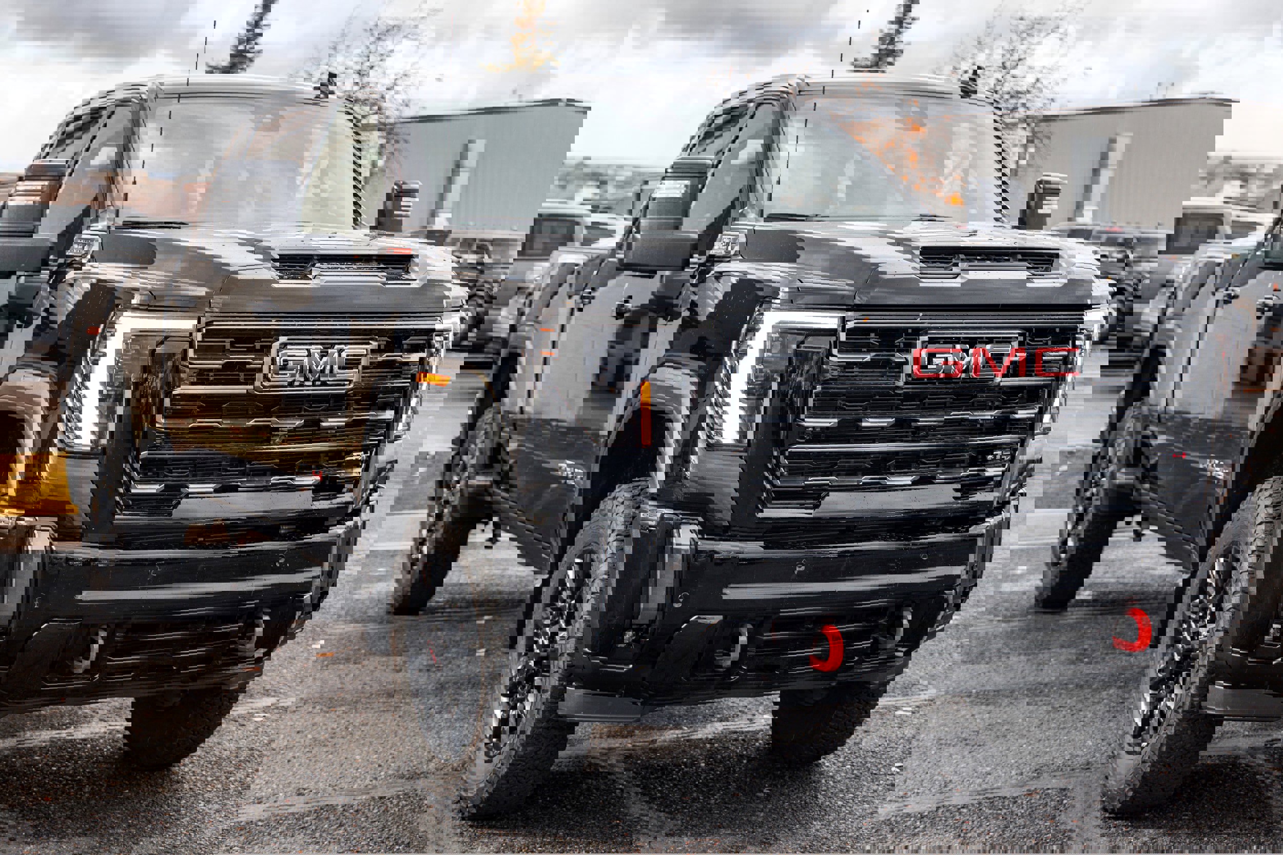 Used 2024 GMC Sierra 2500 AT4 image 3