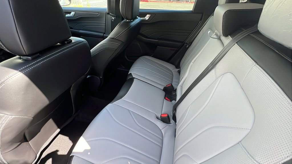 New 2025 Ford Escape SE w/ PHEV Premium Package image 16