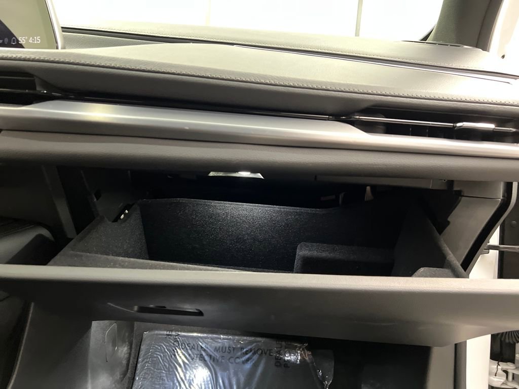 Used 2024 Cadillac XT4 Premium Luxury image 27