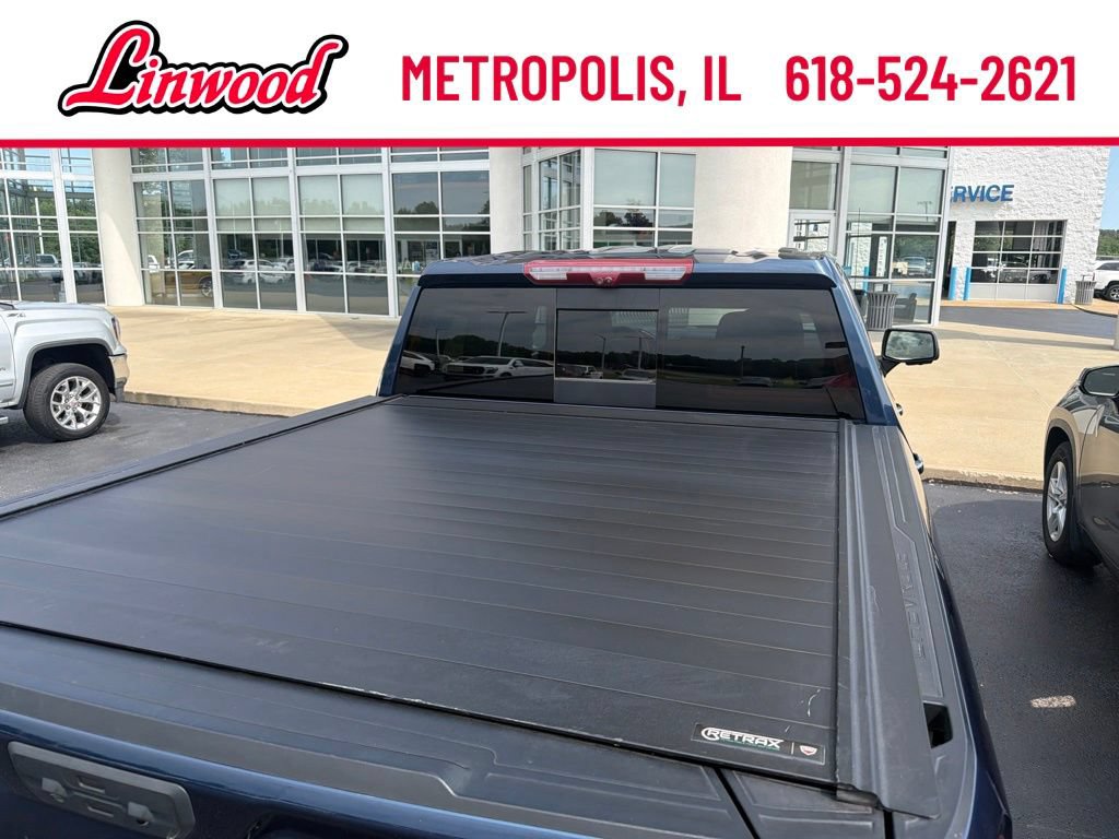 Used 2022 Chevrolet Silverado 1500 High Country w/ High Country Premium Package AWD/4WD image 4
