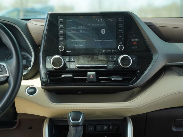 Used 2021 Toyota Highlander XLE image 29