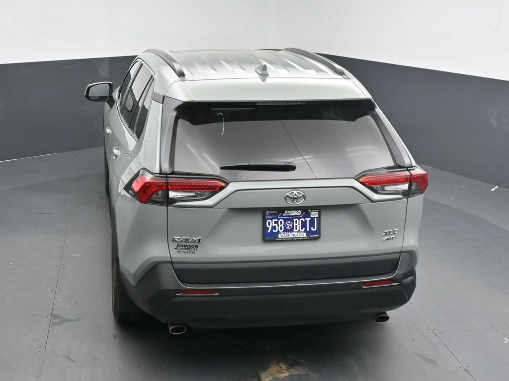 Used 2020 Toyota RAV4 XLE w/ Convenience Package image 15