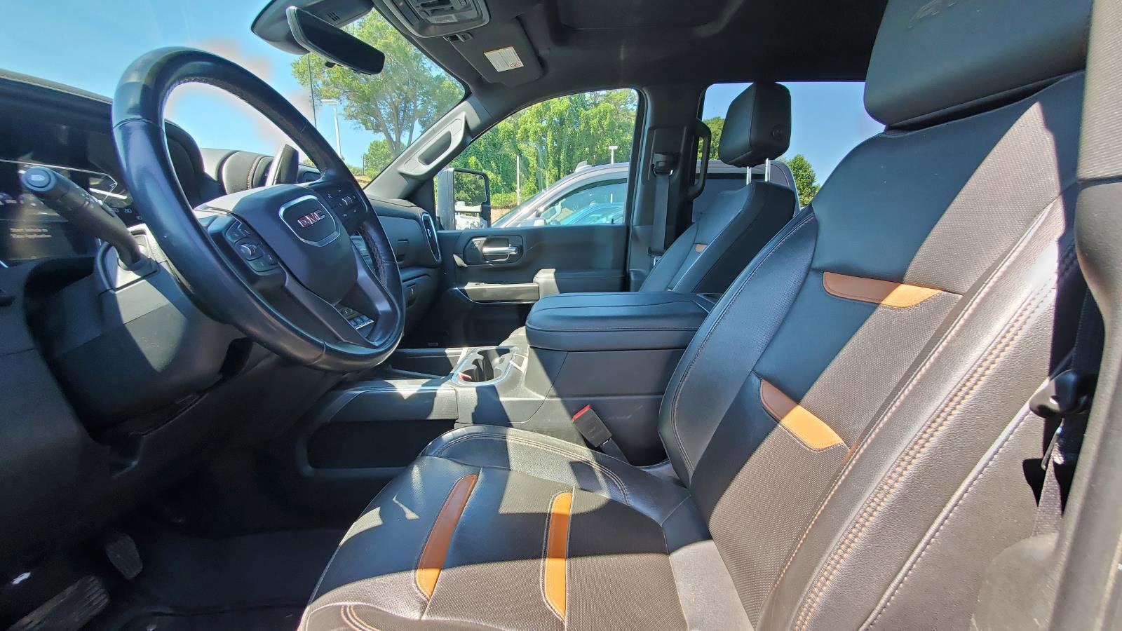 Used 2023 GMC Sierra 3500 AT4 w/ AT4 Premium Plus Package image 3