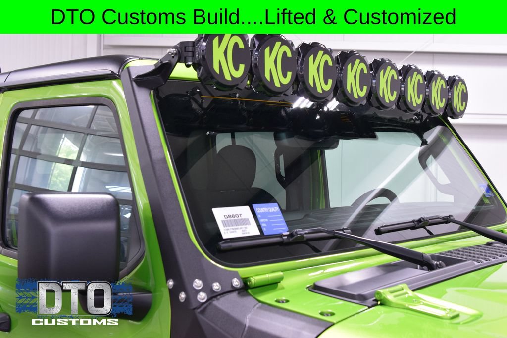 Used 2025 Jeep Gladiator Rubicon w/ Safety Group AWD/4WD image 18