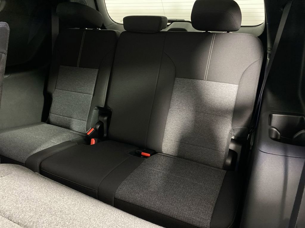 Used 2025 GMC Acadia Elevation w/ Black Edition image 23