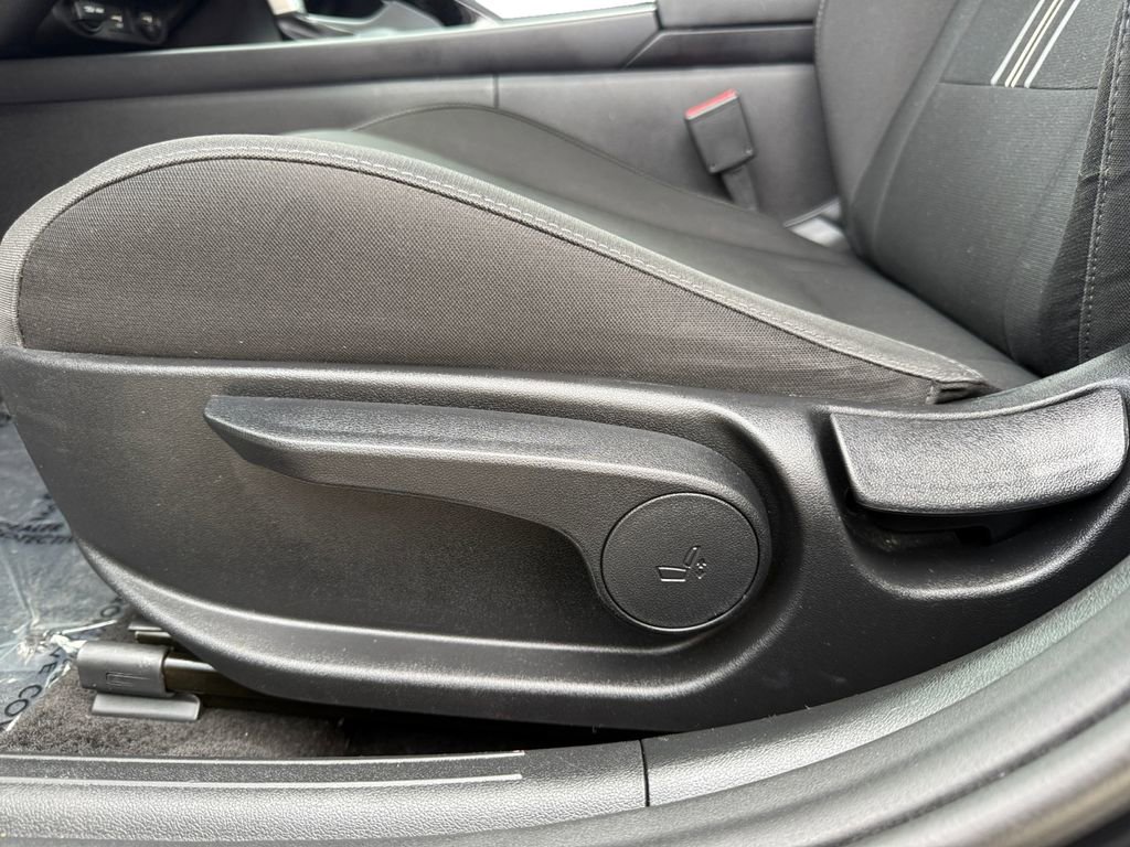 Used 2023 Hyundai Elantra SEL w/ Convenience Package image 10