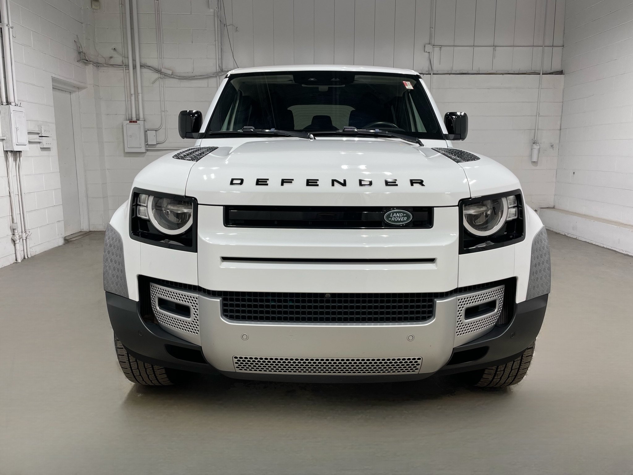 Used 2020 Land Rover Defender 110 AWD/4WD image 2