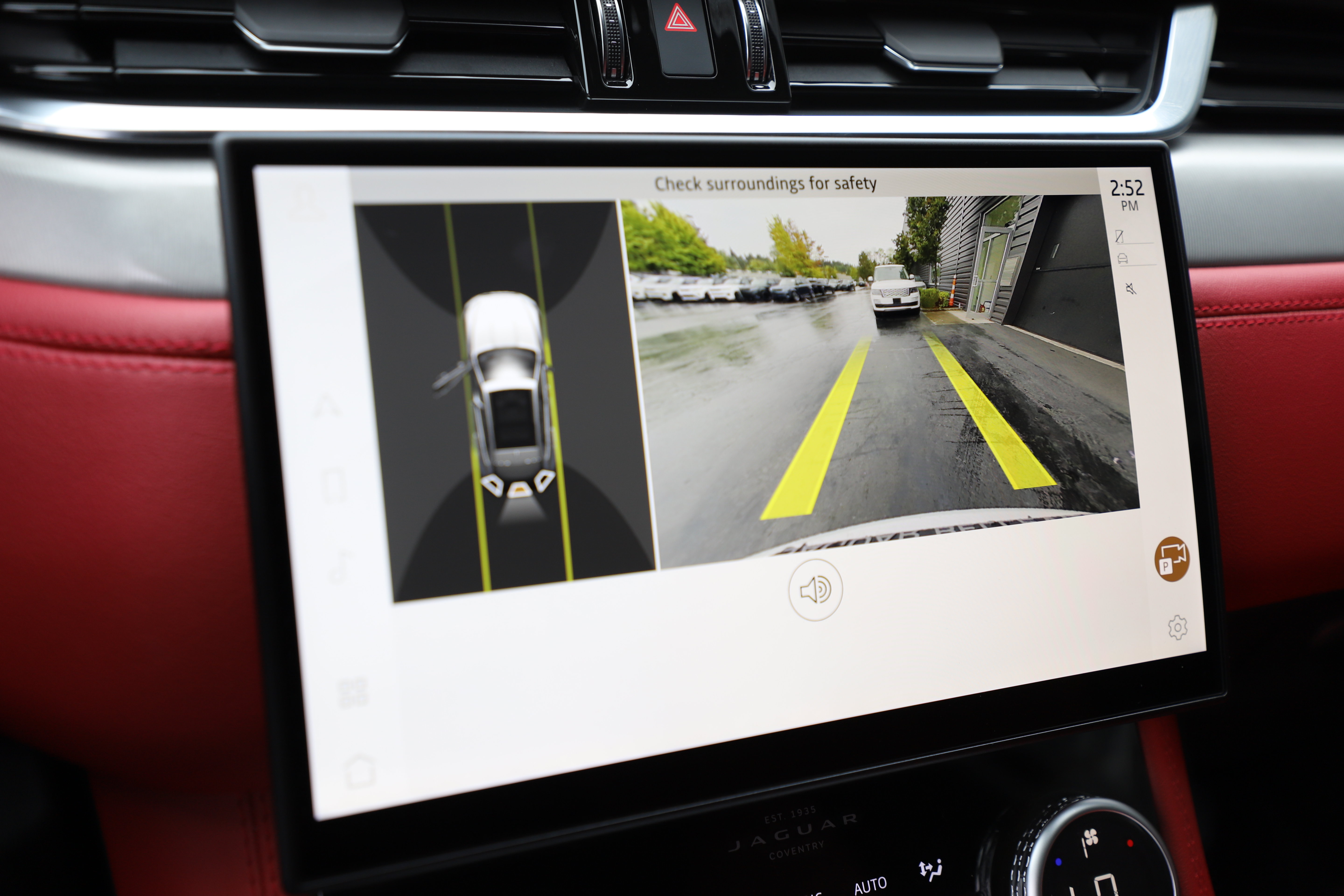 Certified 2025 Jaguar F-PACE R-Dynamic S AWD/4WD image 24