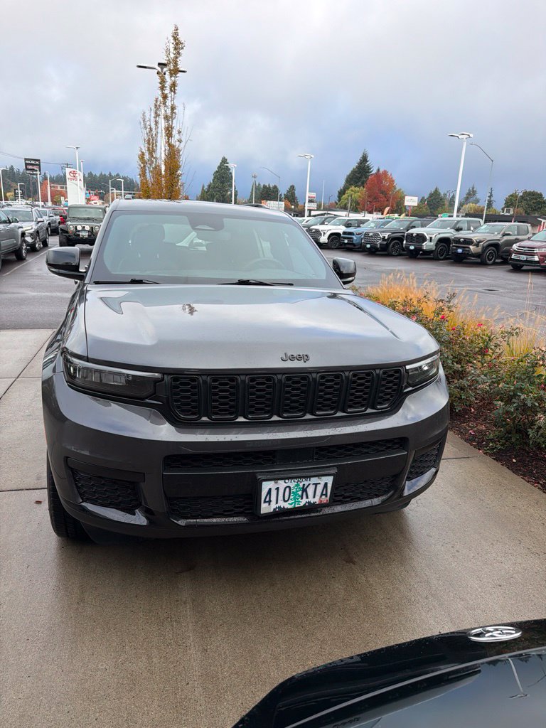 Used 2023 Jeep Grand Cherokee L Laredo