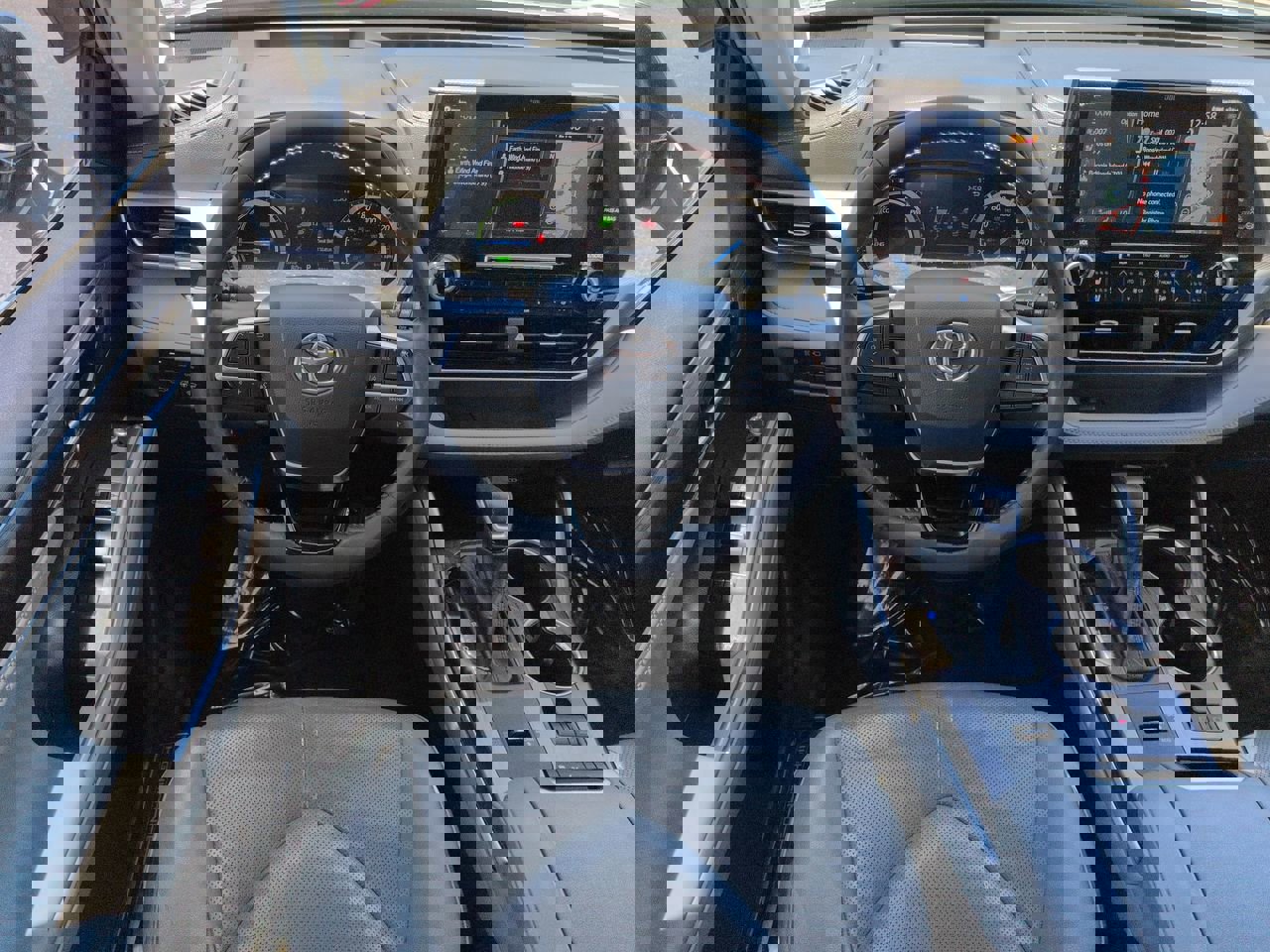 Used 2021 Toyota Highlander Platinum image 14