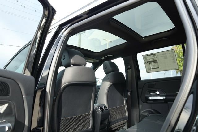 Certified 2024 Mercedes-Benz GLB 250 image 23