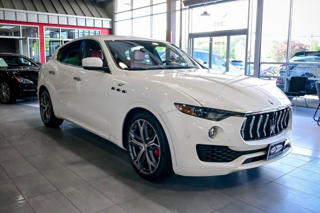 Used 2023 Maserati Levante GT AWD/4WD image 4