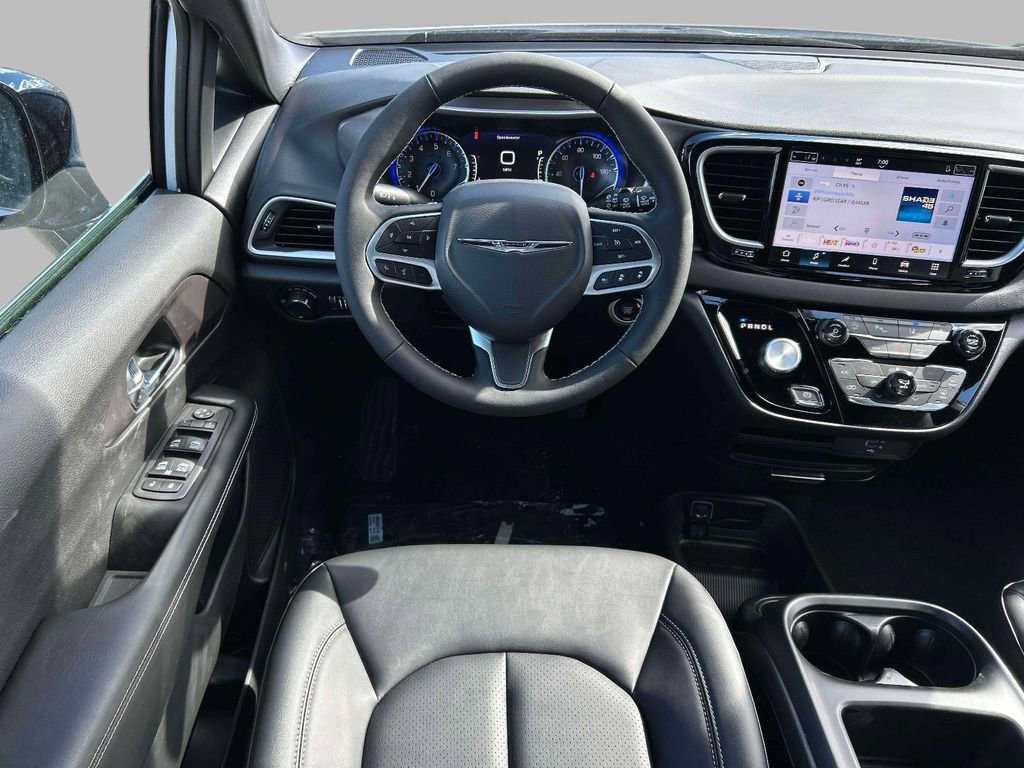 New 2026 Chrysler Voyager LX FWD image 4