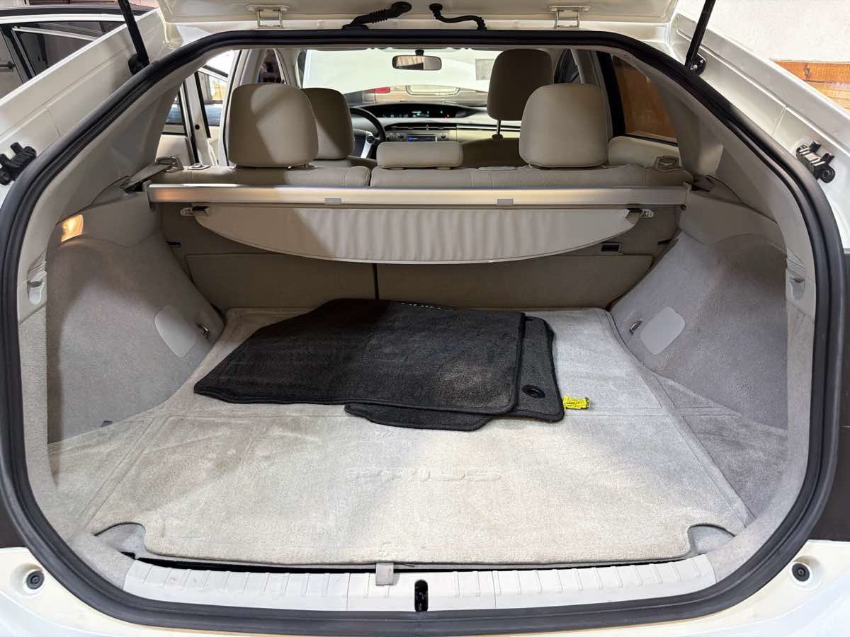 Used 2012 Toyota Prius Two FWD image 12