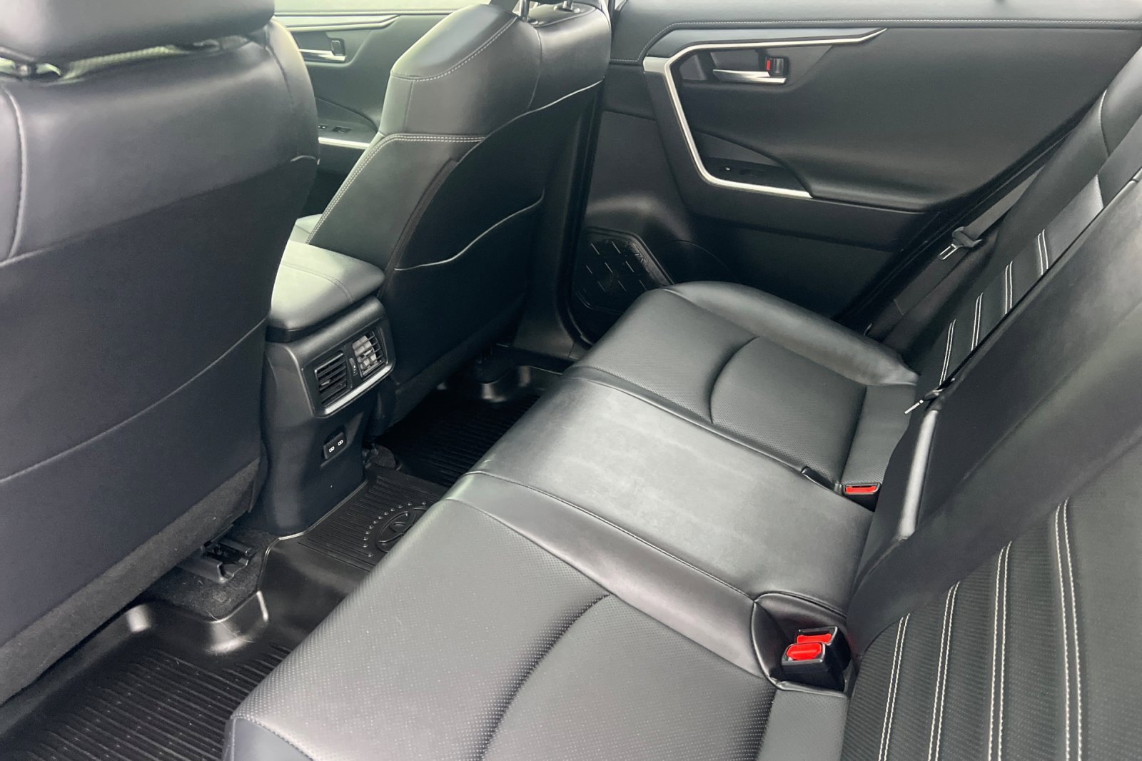 Used 2023 Toyota RAV4 Limited w/ Limited Grade Weather Package image 9