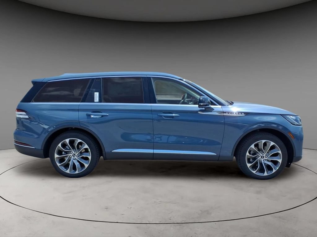 New 2026 Lincoln Aviator Reserve RWD image 10