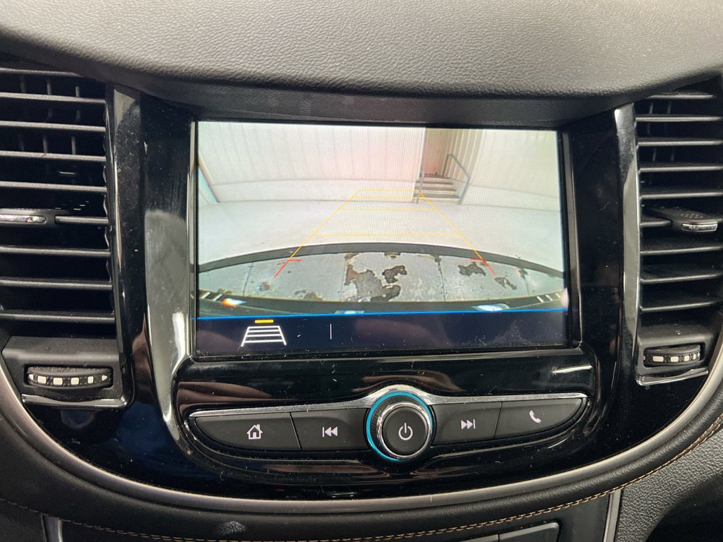 Used 2018 Chevrolet Trax LT w/ LT Convenience Package FWD image 15