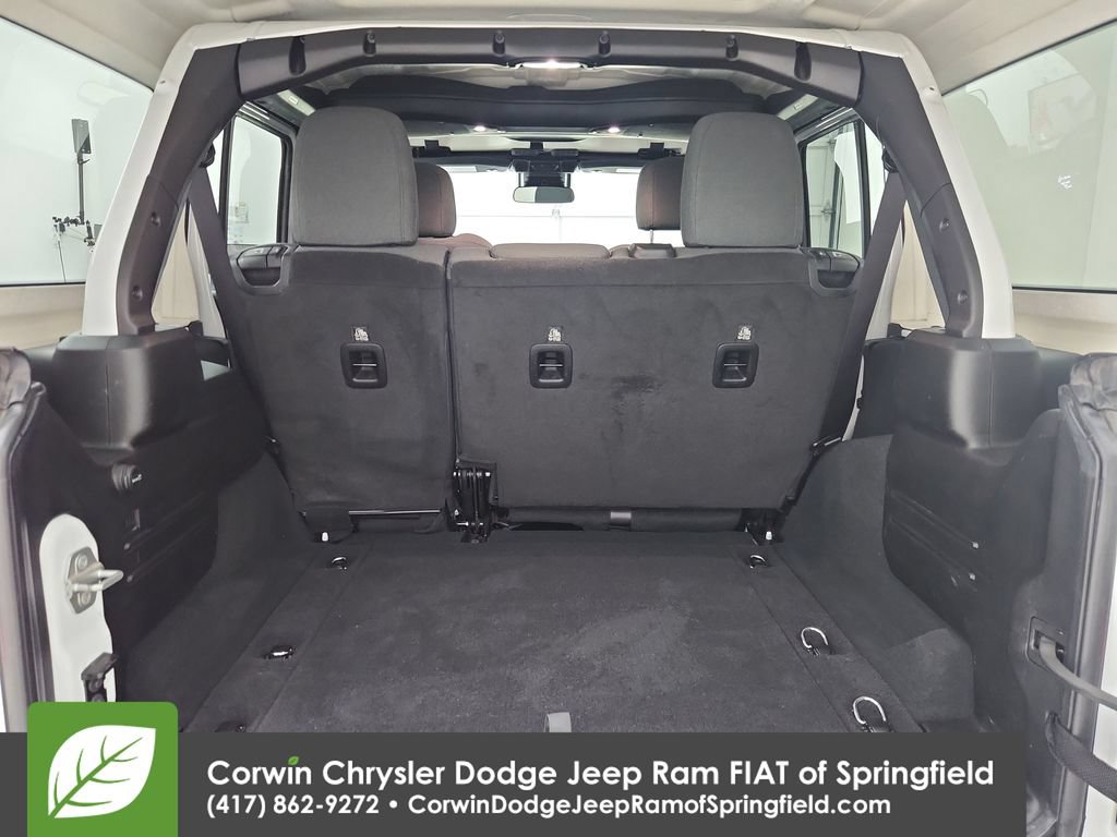 Certified 2025 Jeep Wrangler Unlimited Rubicon AWD/4WD image 31