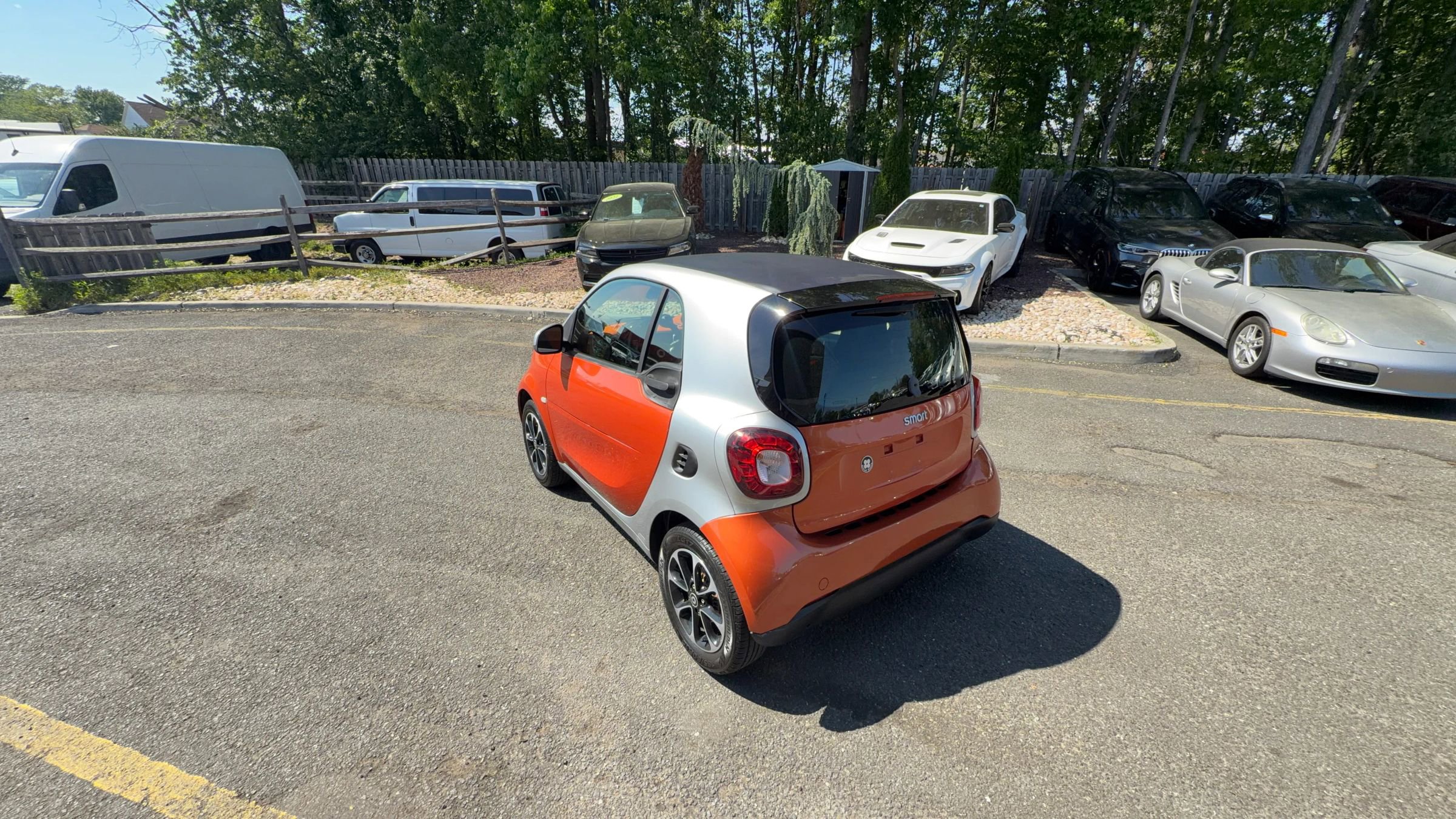 Used 2016 smart fortwo passion RWD image 31